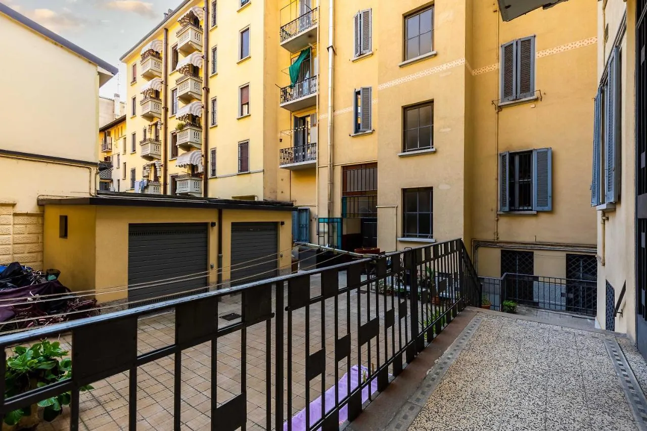 Apartment Junior Suite Milano With Netflix And Wifi Italy