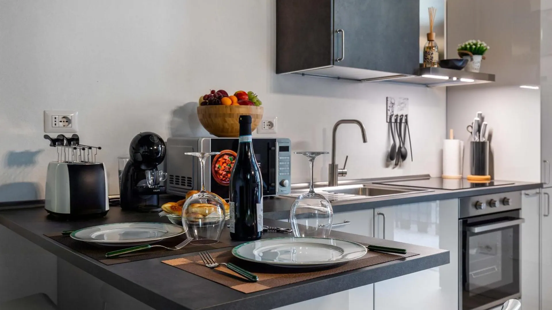 Junior Suite Milano With Netflix And Wifi 0*, Milan